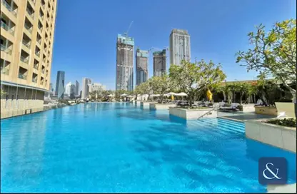 صورة لـ حوض سباحة شقة - غرفة نوم - 1 حمام للايجار في فندق العنوان دبي مول - دبي وسط المدينة - دبي ، صورة رقم 1