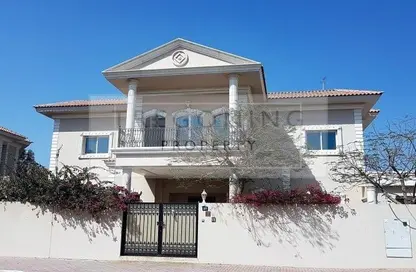 Villa - 5 Bedrooms - 5 Bathrooms for rent in Jumeirah 3 - Jumeirah - Dubai