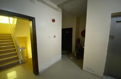 عمارة بالكامل - استوديو للبيع في تجارية مويلح - الشارقة