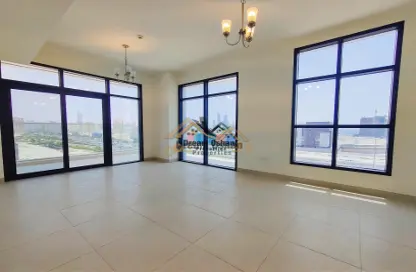 Apartment - 2 Bedrooms - 3 Bathrooms for rent in N S Building - Al Jaddaf - Dubai