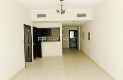 Apartment - 1 Bedroom - 1 Bathroom for rent in Mazaya 22 - Queue Point - Liwan - Dubai Land - Dubai