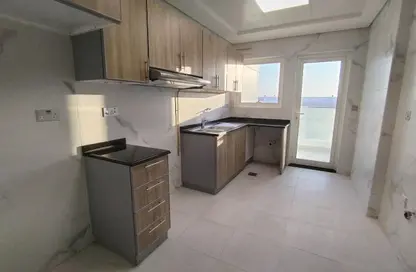 Apartment - 2 Bedrooms - 3 Bathrooms for rent in Baniyas East - Baniyas - Abu Dhabi