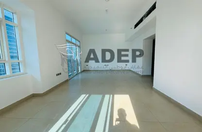 Apartment - 2 Bedrooms - 2 Bathrooms for rent in Hamdan Street - Abu Dhabi