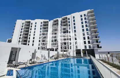 Apartment - 3 Bedrooms - 4 Bathrooms for sale in Waters Edge - Yas Island - Abu Dhabi