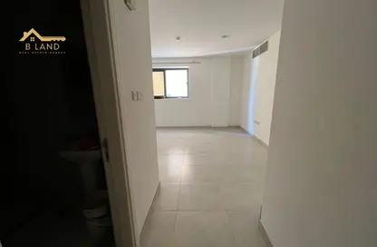 Apartment - 2 Bedrooms - 1 Bathroom for rent in Al Khan Corniche - Al Khan - Sharjah