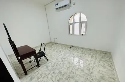 صورة لـ غرفة فارغة فيلا - غرفة نوم - 1 حمام للايجار في شارع دلما - المشرف - أبوظبي ، صورة رقم 1