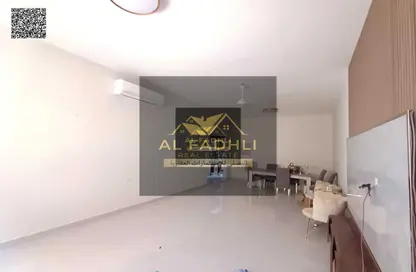 شقة - 2 غرف نوم - 3 حمامات للايجار في 2 المويهات - المويهات - عجمان