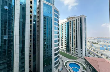 شقة - غرفة نوم - 2 حمامات للبيع في أورينت تاور 2 - أورينت تاور - البستان - عجمان