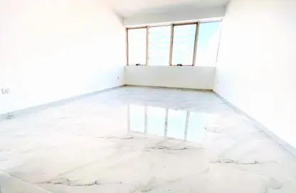 Apartment - 2 Bedrooms - 2 Bathrooms for rent in Hamdan Street - Abu Dhabi