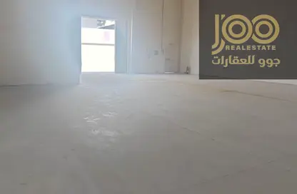 Warehouse - Studio - 1 Bathroom for rent in Umm Al Thuoob - Umm Al Quwain