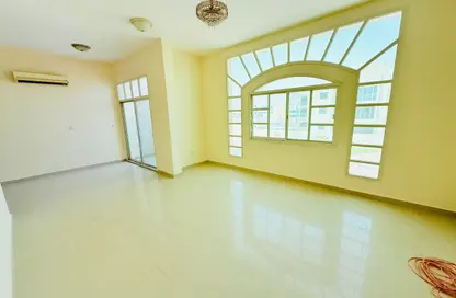 Apartment - 3 Bedrooms - 4 Bathrooms for rent in Al Jimi - Al Ain