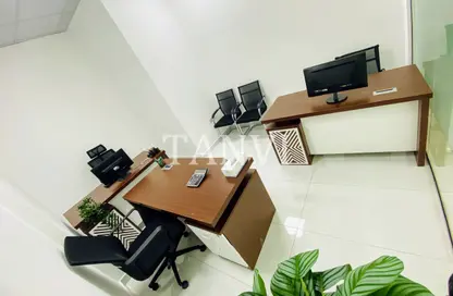 Office Space - Studio - 1 Bathroom for rent in Red Avenue - Al Garhoud - Dubai