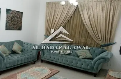 شقة - 2 غرف نوم - 2 حمامات للايجار في الخان - الشارقة