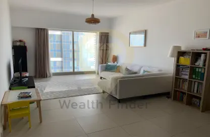 Living Room image for: Apartment - 3 Bedrooms - 4 Bathrooms for sale in The Gate Tower 1 - Shams Abu Dhabi - Al Reem Island - Abu Dhabi, Image 1