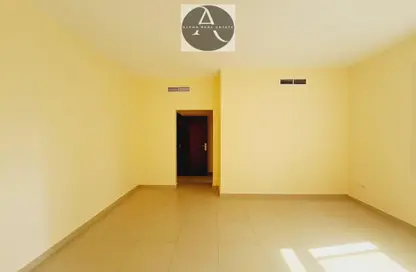 Apartment - 3 Bedrooms - 3 Bathrooms for rent in Al Khan - Sharjah