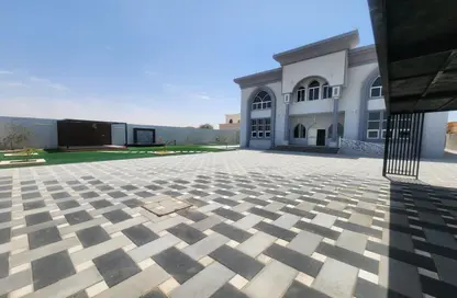 فيلا - 6 غرف نوم - 6 حمامات للايجار في الرفاع - رأس الخيمة