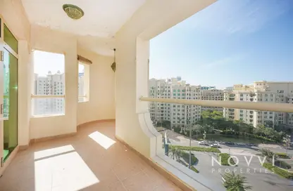 Apartment - 3 Bedrooms - 4 Bathrooms for rent in Al Hatimi - Shoreline Apartments - Palm Jumeirah - Dubai