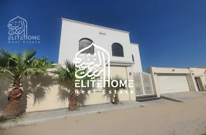 Villa - 3 Bedrooms - 4 Bathrooms for sale in Al Sabkha - Al Riqqa - Sharjah