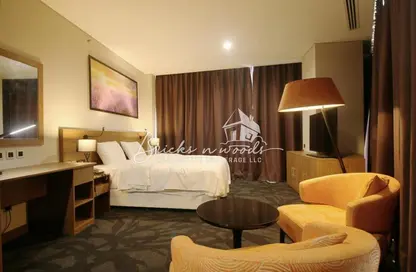 صورة لـ غرفة- غرفة النوم النزل و الشقق الفندقية - 1 حمام للبيع في برج بارك لين - الخليج التجاري - دبي ، صورة رقم 1