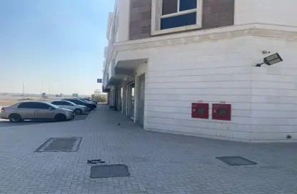 مستودع - استوديو - 8 حمامات للبيع في آلصجعه - الشارقة