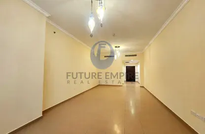 شقة - 2 غرف نوم - 4 حمامات للايجار في بناية نور الصفا - الجداف - دبي