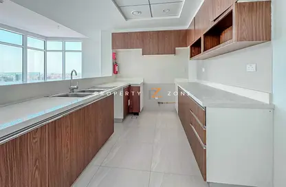 Apartment - 2 Bedrooms - 2 Bathrooms for rent in Park Gate Residence 4 - Al Kifaf - Zabeel - Dubai