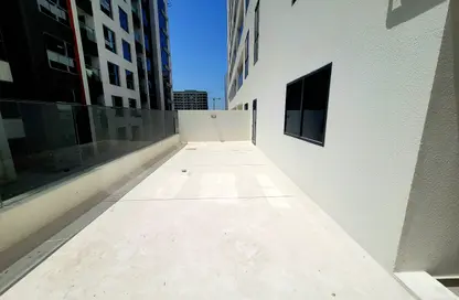 Apartment - 2 Bedrooms - 3 Bathrooms for rent in Jumeirah Garden City - Al Satwa - Dubai