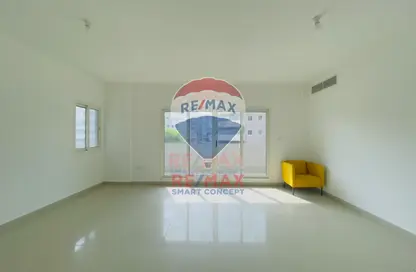 Apartment - 3 Bedrooms - 4 Bathrooms for sale in Tower 10 - Al Reef Downtown - Al Reef - Abu Dhabi