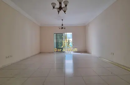 شقة - 2 غرف نوم - 2 حمامات للايجار في برج الكوث - النهدة - الشارقة