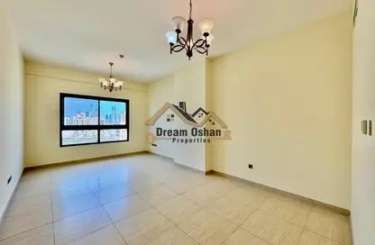Apartment - 2 Bedrooms - 3 Bathrooms for rent in Yasmeen Building - Al Jaddaf - Dubai