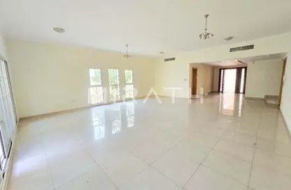 Villa - Studio - 5 Bathrooms for rent in Umm Suqeim 2 Villas - Umm Suqeim 2 - Umm Suqeim - Dubai