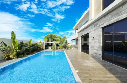 Villa - 6 Bedrooms - 7 Bathrooms for rent in Jumeirah 3 - Jumeirah - Dubai