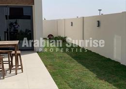 Garden image for: Villa - 4 bedrooms - 5 bathrooms for rent in West Yas - Yas Island - Abu Dhabi, Image 1