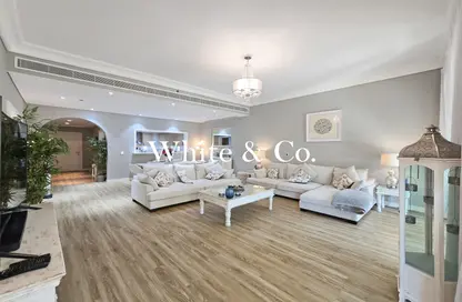 Apartment - 2 Bedrooms - 3 Bathrooms for sale in Al Hamri - Shoreline Apartments - Palm Jumeirah - Dubai