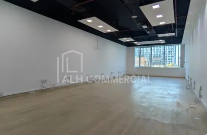 مكتب - استوديو للايجار في كابيتال جولدن تاور - الخليج التجاري - دبي