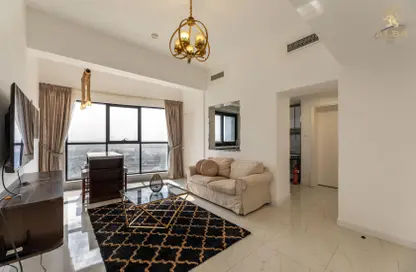 Living Room image for: Apartment - 1 Bedroom - 1 Bathroom for rent in Escan Tower - Dubai Marina - Dubai, Image 1