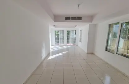 Villa - 3 Bedrooms - 3 Bathrooms for rent in Springs 11 - The Springs - Dubai