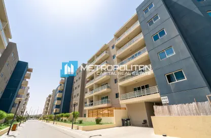 Apartment - 3 Bedrooms - 4 Bathrooms for sale in Tower 18 - Al Reef Downtown - Al Reef - Abu Dhabi
