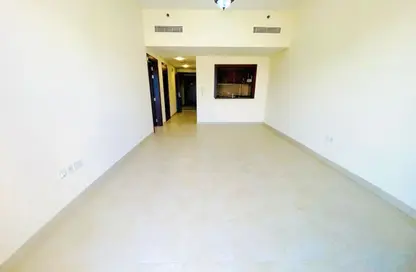 شقة - غرفة نوم - 2 حمامات للايجار في كيو لاين - ليوان - دبي لاند - دبي