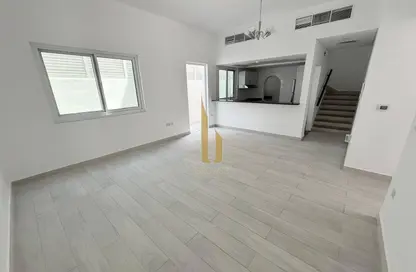 Villa - 3 Bedrooms - 3 Bathrooms for rent in Jumeirah 1 Villas - Jumeirah 1 - Jumeirah - Dubai
