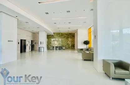 شقة - 3 غرف نوم - 4 حمامات للايجار في يونايتد سكوير - الخالدية - أبوظبي