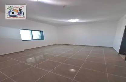 شقة - غرفة نوم - 2 حمامات للايجار في برج الممزر - الممزر - الشارقة - الشارقة
