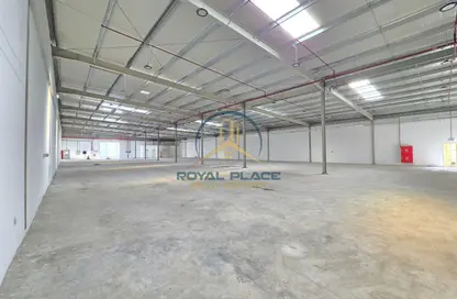 Warehouse - Studio - 2 Bathrooms for rent in Dubai Commercity - Umm Ramool - Dubai