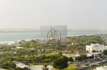 Apartment - 4 Bedrooms - 5 Bathrooms for rent in Khalidiya Centre - Cornich Al Khalidiya - Al Khalidiya - Abu Dhabi