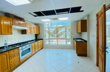 Apartment - 3 Bedrooms - 4 Bathrooms for rent in Al Murooj Complex - Zabeel - Dubai
