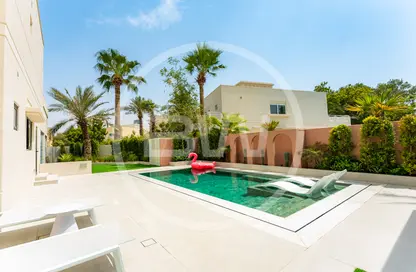 Villa - 5 Bedrooms - 5 Bathrooms for sale in Meadows 9 - Meadows - Dubai