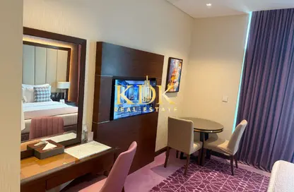 Apartment - Studio - 1 Bathroom for rent in Royal Continental Suites - Business Bay - Dubai
