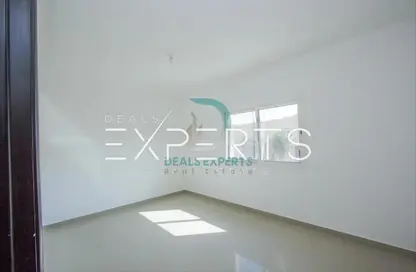 Villa - 4 Bedrooms - 5 Bathrooms for sale in Arabian Style - Al Reef Villas - Al Reef - Abu Dhabi