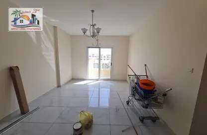 شقة - 2 غرف نوم - 2 حمامات للايجار في الفلاح - تجارية مويلح - الشارقة