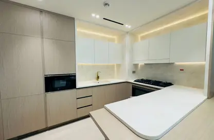 شقة - 2 غرف نوم - 2 حمامات للايجار في بن غاطي فينيكس - قرية الجميرا سركل - دبي